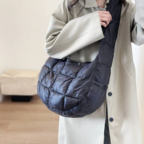 Bolso cruzado acolchado semicircular