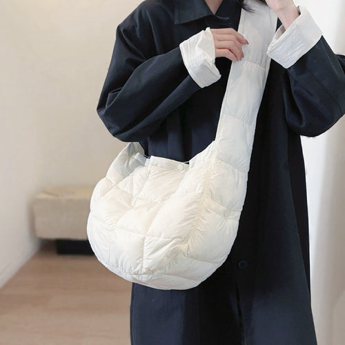Bolso cruzado acolchado semicircular