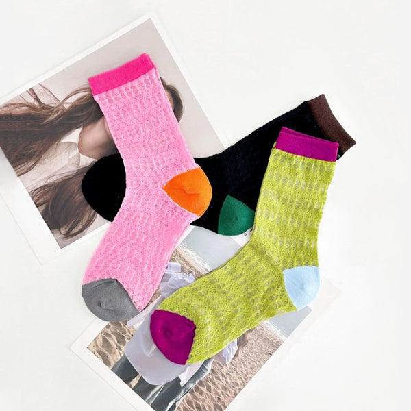 Socken aus Netzgaze in Farbe