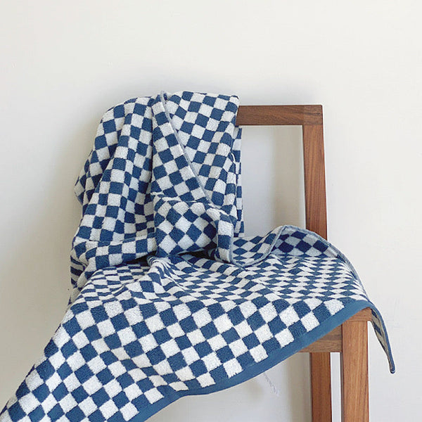 Checkerboard Bath Towel In Blue