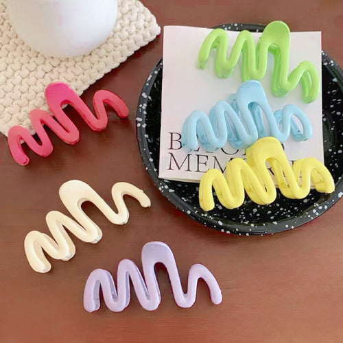 Macaron Wave Hair Claw