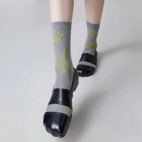 Chaussettes brodées à fleurs