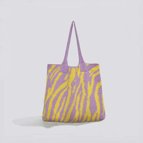 Gestrickte Einkaufstasche mit Zebra-Print