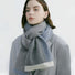 Weicher Designer-Schal mit Streifen