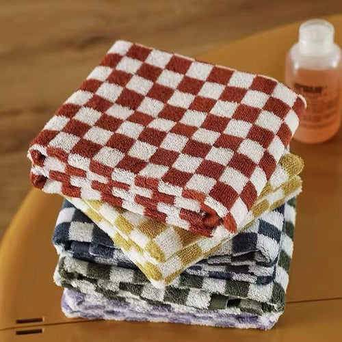 Checkerboard Face Towel In Red