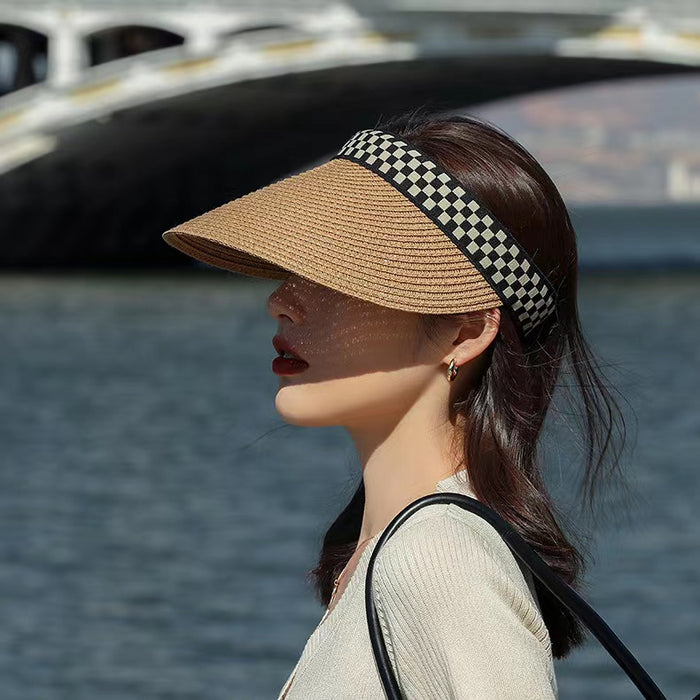 Sun protective straw hat with checker band