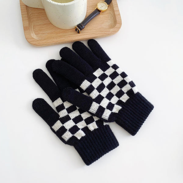 checkered telefinger gloves