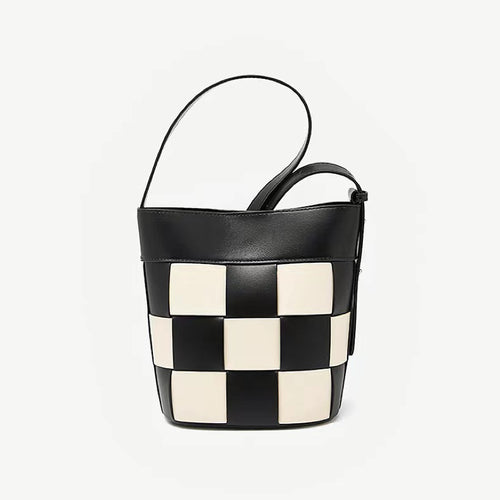 Bucket Bag aus gewebtem, kariertem Leder