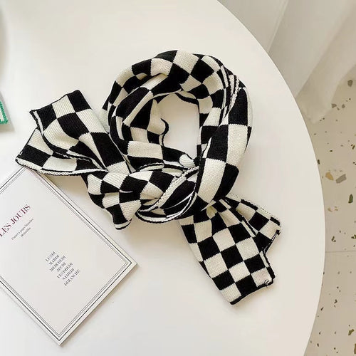checkerboard knitted scarf