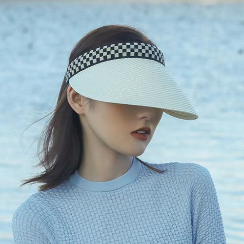 Cappello di paglia con protezione dal sole con fascia a scacchi