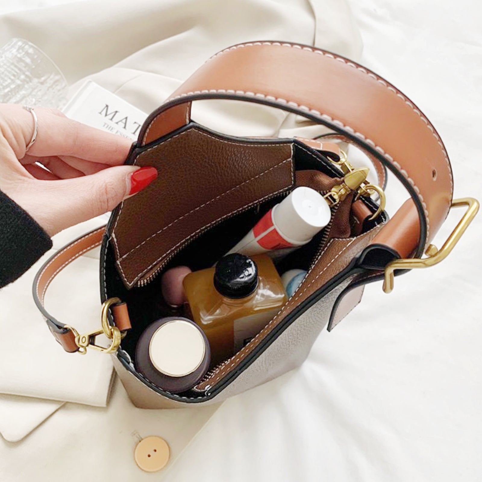 ショルダーバッグ・ポシェット OTHER TEMPO Balloon Bag 3 Colors Loewe's Balloon Bag Is a SS20 Must-Have Accessory | Hypebae